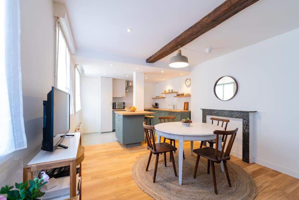Appartement Meuse & Mono, En Hyper Centre Charleville-Mezieres Exterior photo