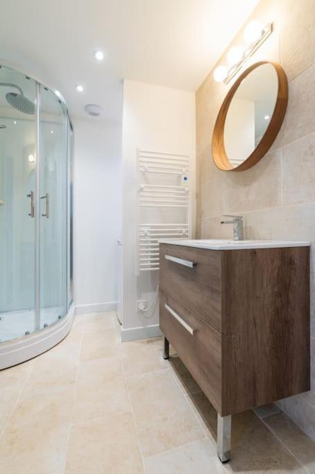 Appartement Meuse & Mono, En Hyper Centre Charleville-Mezieres Exterior photo